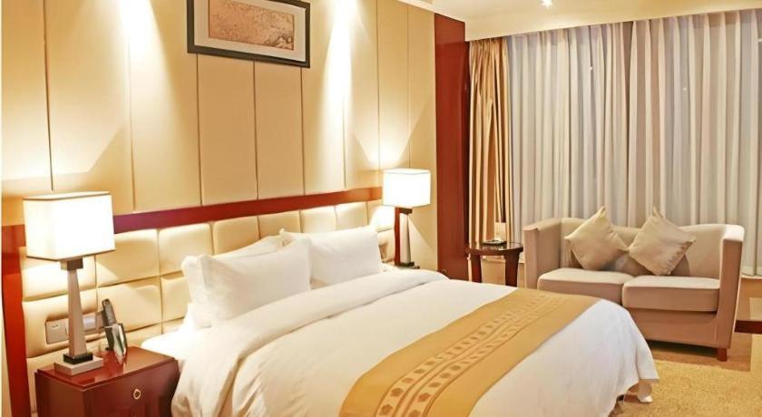 Chengdu Yinsheng International Hotel Supoqiao Exterior photo